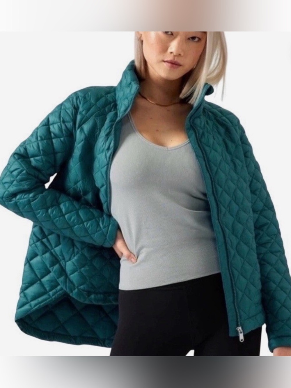 Athleta Whisper Featherless Quilted Puffer Jacket in Teal Blue size small EUC